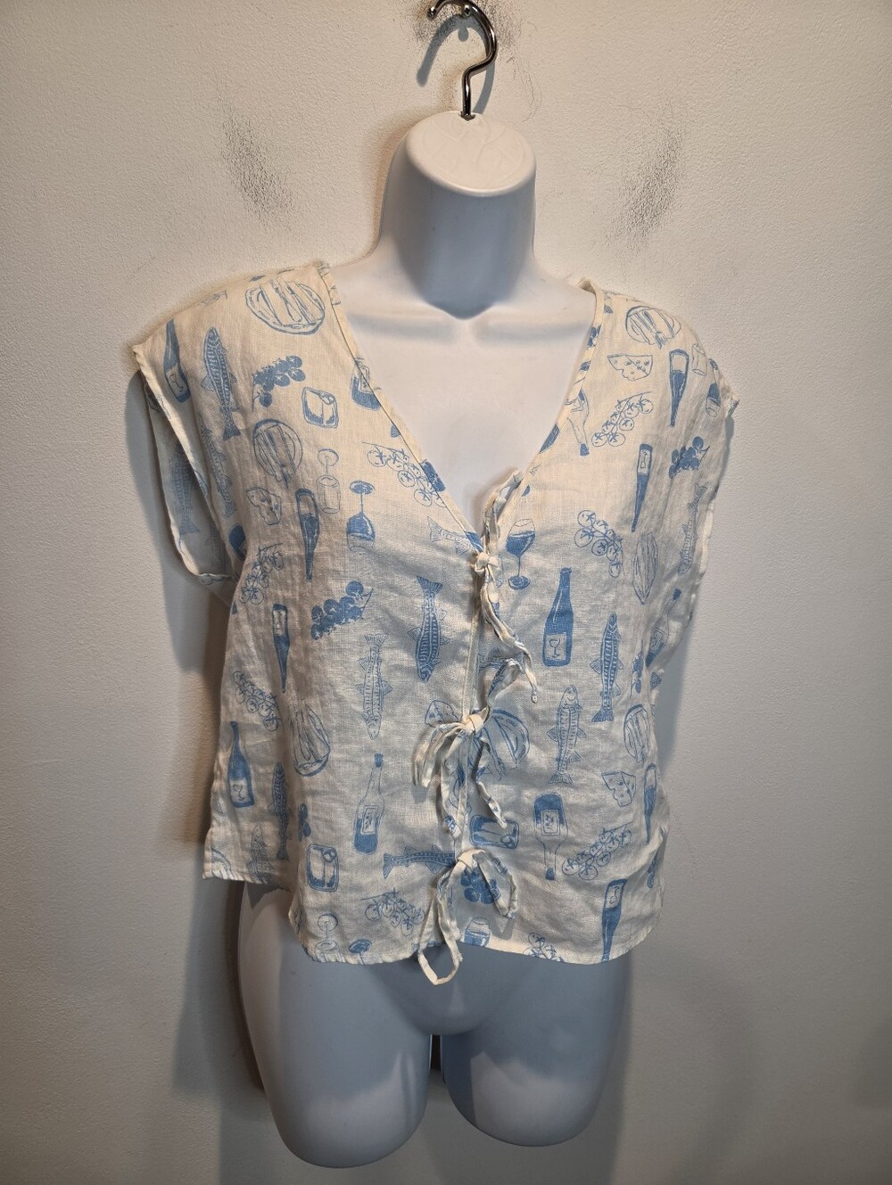Cynthia Rowley Size S 100% Linen Novelty Wine Print Tie Front Beachy Top